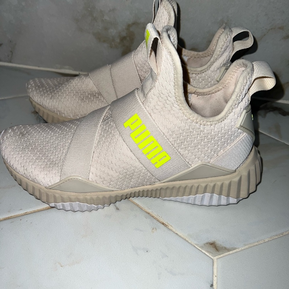 Tan Puma Sneakers - Picture 3 of 7